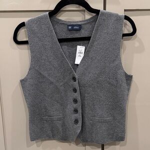NWT Gap Sweater Vest